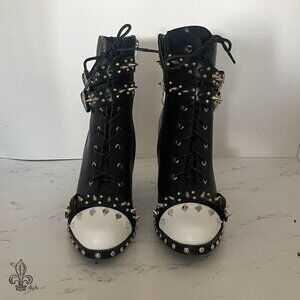 🐦‍⬛NWOT Azalea Wang Spiked Boot🐦‍⬛